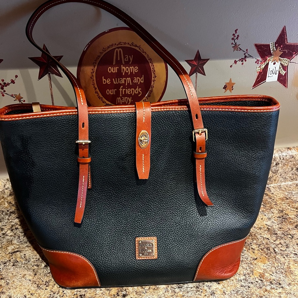 Dooney and Bourke Bag tote bag all leather